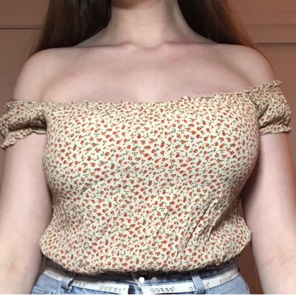 Off The Shoulder Floral Crop Top